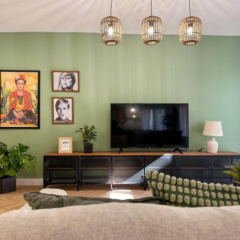 Elegante apartamento a unos pasos de la Rambla. - Two-Bedroom Apartment - 2