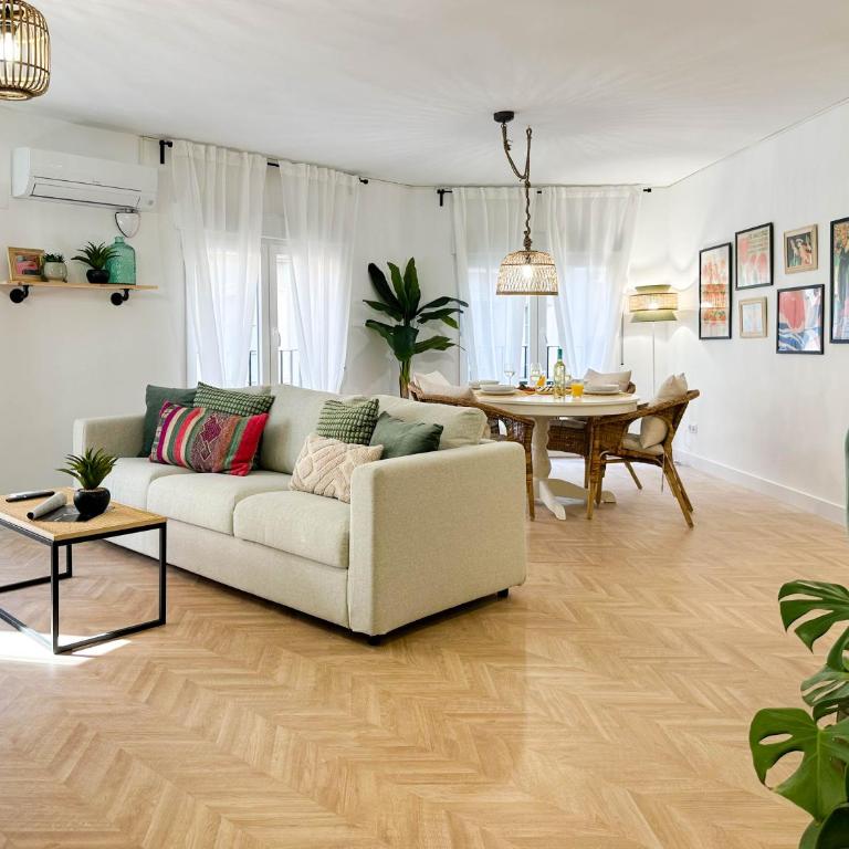 Elegante apartamento a unos pasos de la Rambla. - Two-Bedroom Apartment - 9