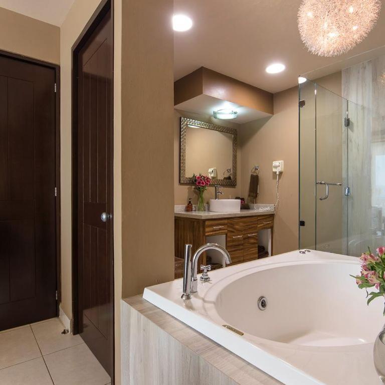 Modern- Renovated- Breathtaking 6th Floor- 3 Bedrooms Villa Magna - Apartamento - 33
