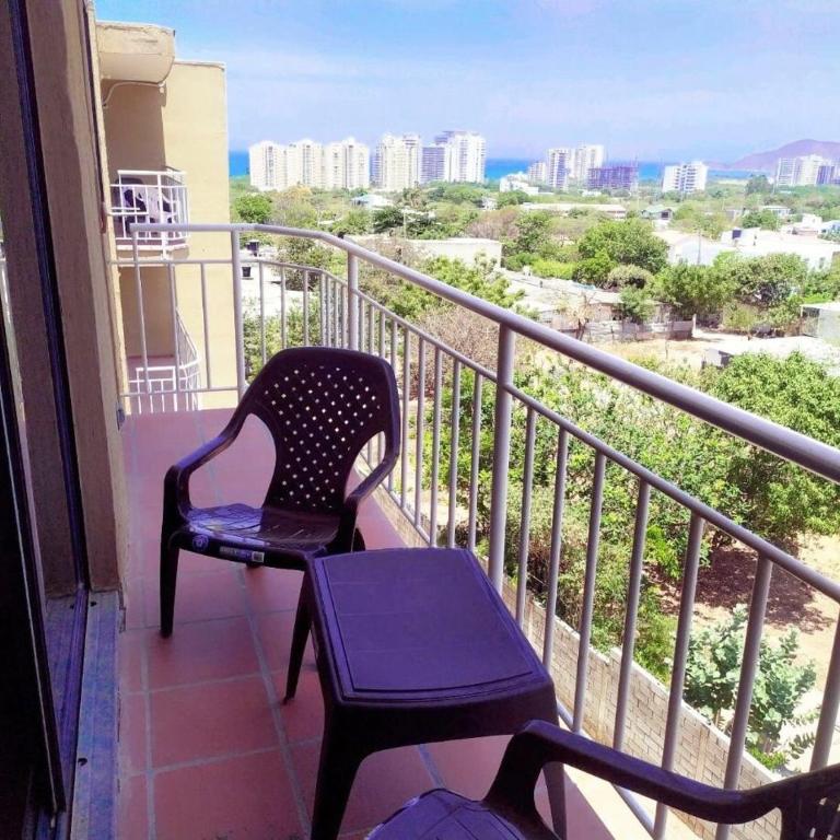 HERMOSO Apartamento con piscina y cerca a PLAYA. - Two-Bedroom Apartment - 4
