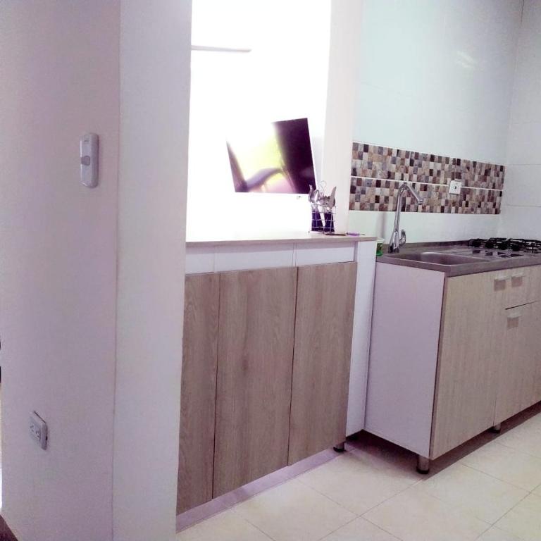 HERMOSO Apartamento con piscina y cerca a PLAYA. - Two-Bedroom Apartment - 7