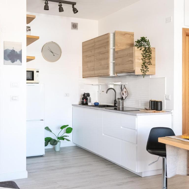 LOFT con Terrazzo - 3 min dalle Autostrade By followgreenhouserome - Apartment mit 1 Schlafzimmer - 5