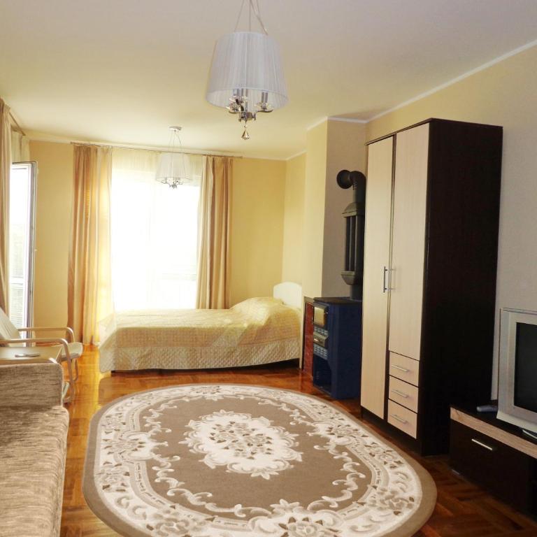 Villa Semashko - Porodična Soba sa Balkonom - 6