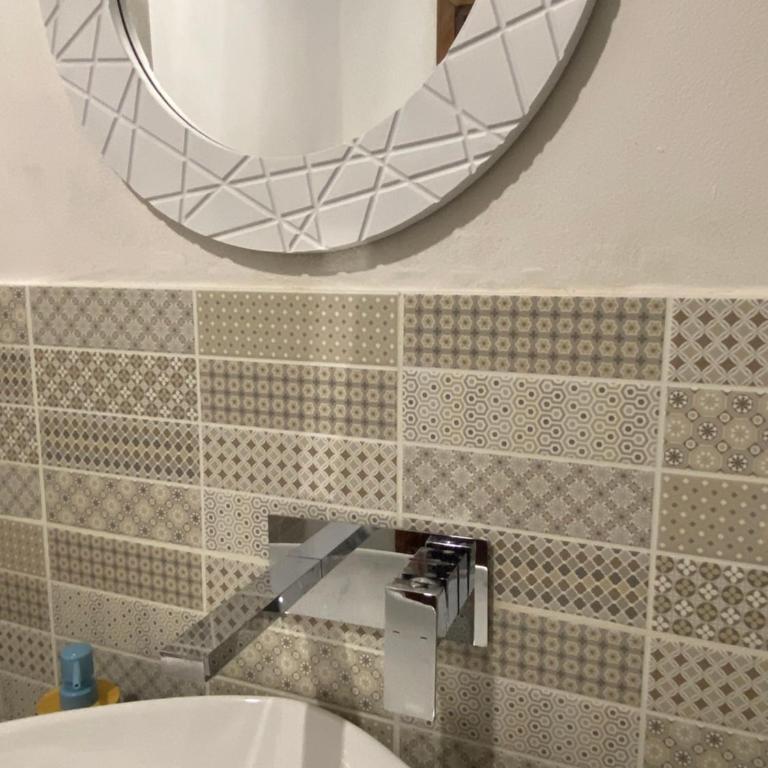 Il B&B dei viaggiatori - Camera Matrimoniale con Bagno Privato Esterno - 2