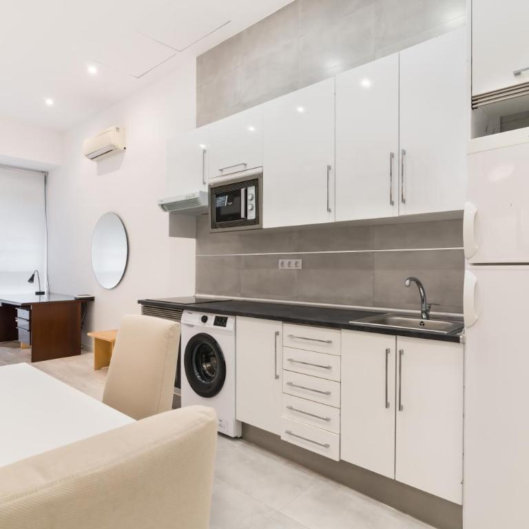 Acogedor y Comodo apartamento Madrid A/C - Two-Bedroom Apartment - 39