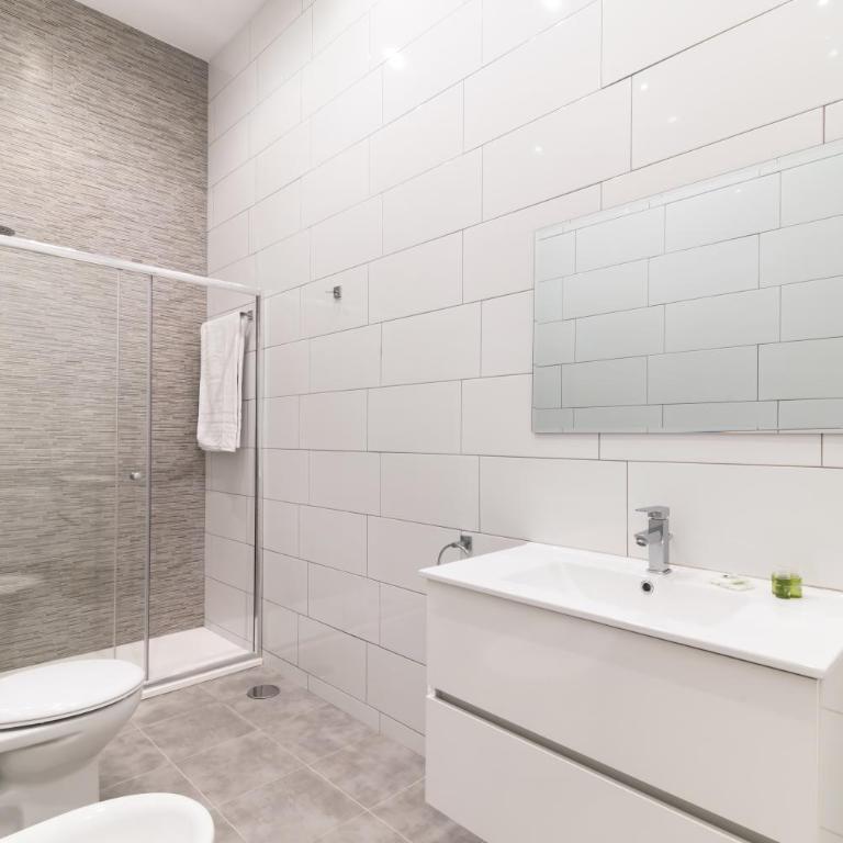 Acogedor y Comodo apartamento Madrid A/C - Two-Bedroom Apartment - 40