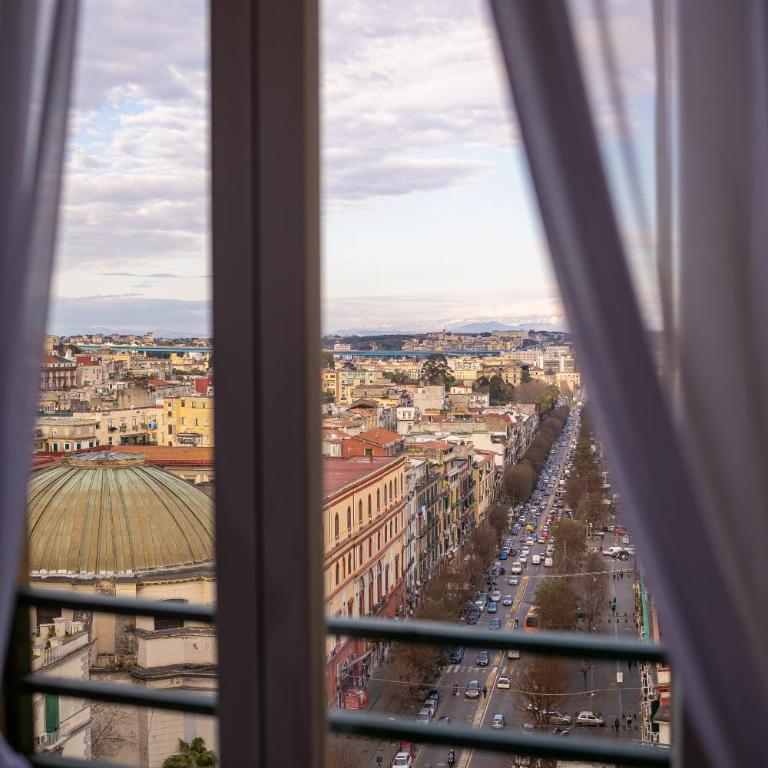 Nel Cuore di Parthenope - Camera Tripla Deluxe con Vista Città - 2