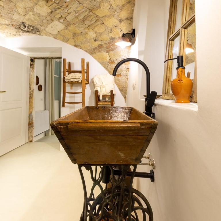 Crobi Museum and Suites - Deluxe Suite - 4