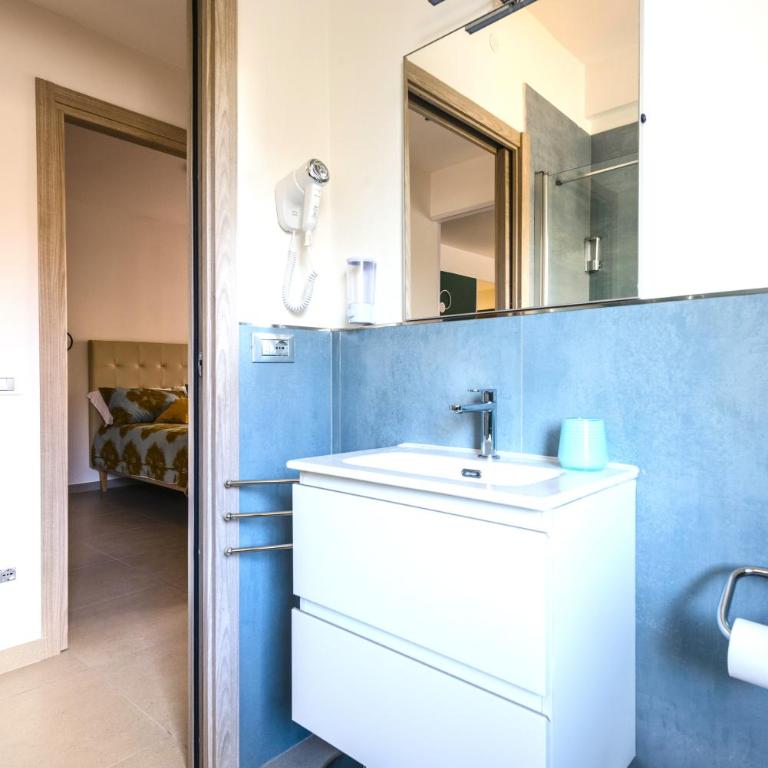 Hostly - Cisanello Suite Apartment - Light and Colors - Two-Bedroom Apartment - 21