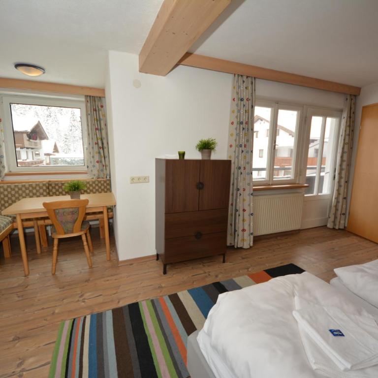 Haus Irmgard by Châtel Reizen - Dreibettzimmer mit eigenem Bad - 5