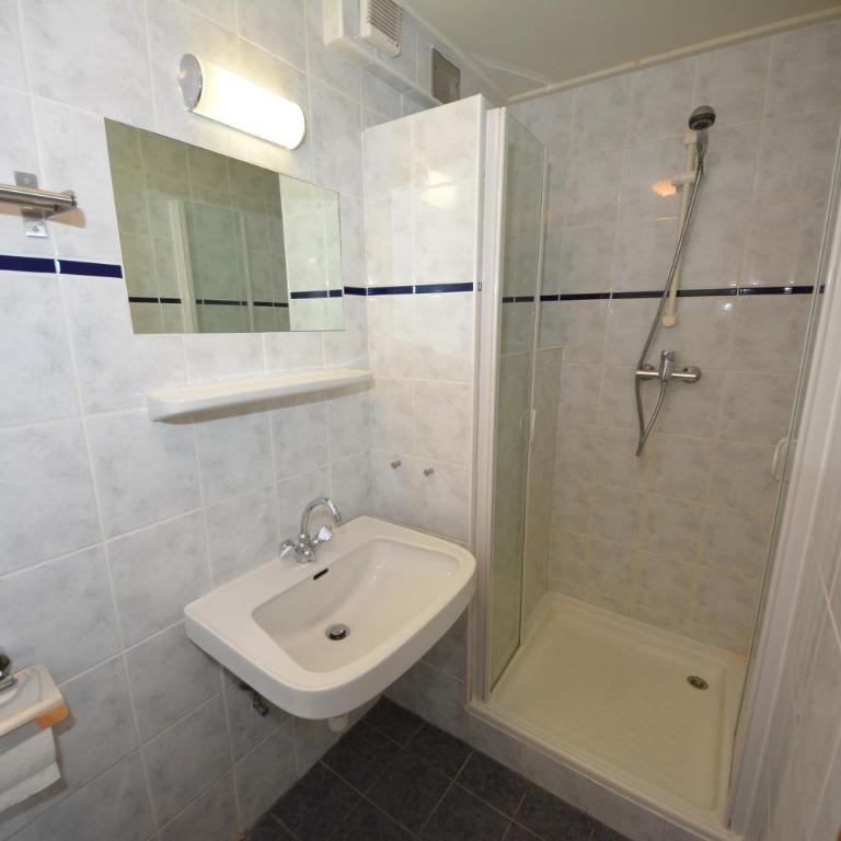 Haus Irmgard by Châtel Reizen - Dreibettzimmer mit eigenem Bad - 7