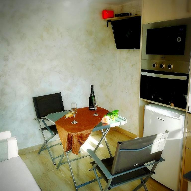 Escapada de ciudad al aire libre con jardín privado, tranquilo y romántico - Apartamento de 1 dormitorio - 8