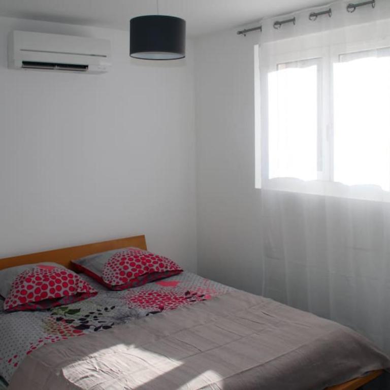 Appart dans maison 2 km de la plage - Maison 2 Chambres - 13