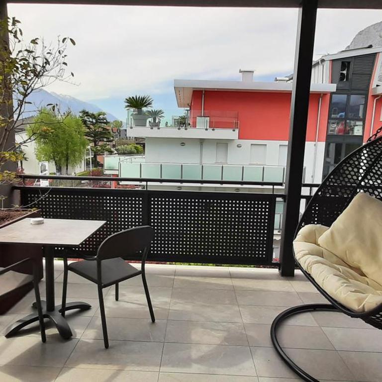 Garda Life - Camera Comfort Matrimoniale/Doppia con Letti Singoli con Balcone - 14