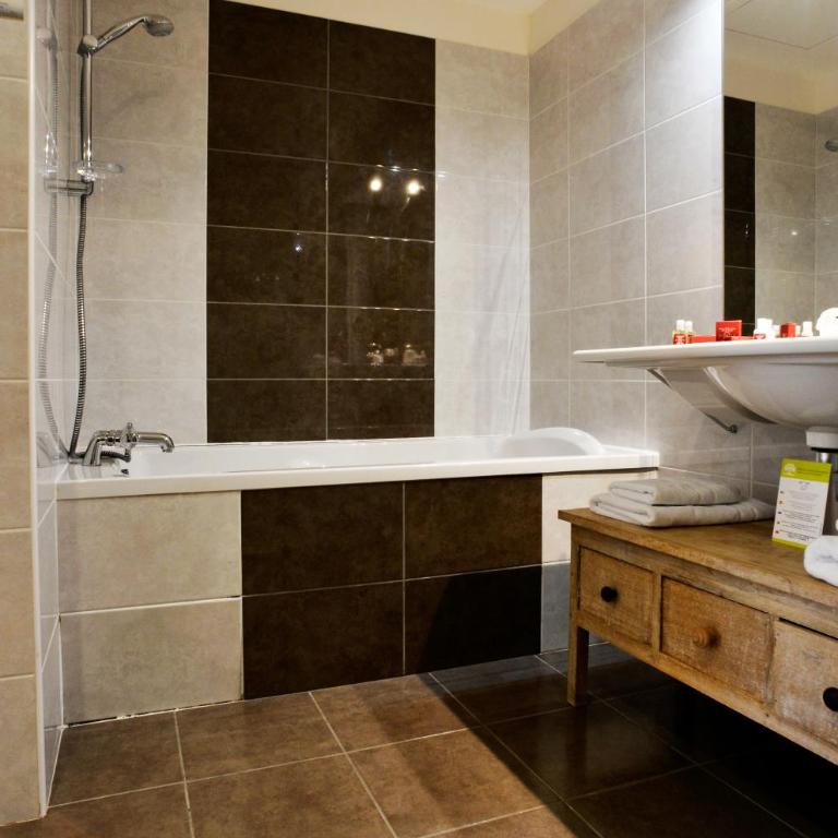 Almoria Hôtel & SPA - Chambre Supérieure - Rez-de-Chaussée - 9