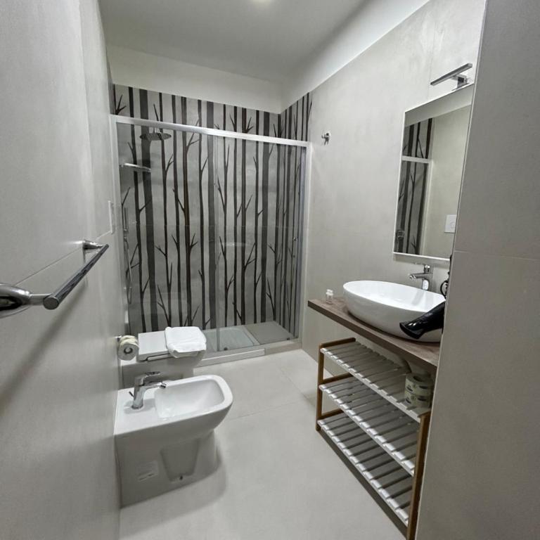 2Naples Rooms - Camera Matrimoniale con Balcone - 6