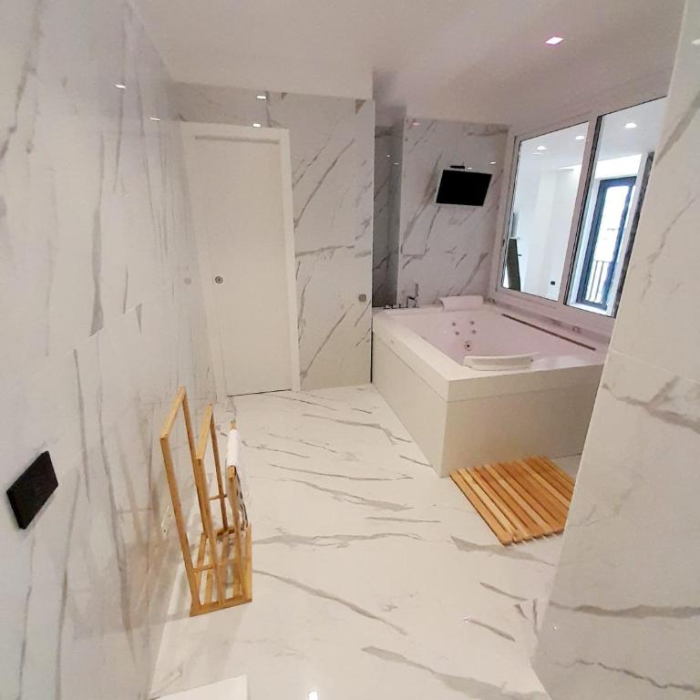 Tiffany & Babylon Luxury Stay - Suite Executive - 1