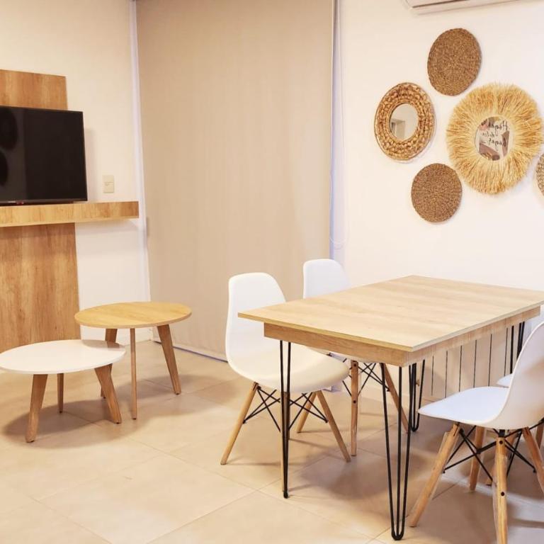 Dptos amoblados NQN - Excelente ubicacion- ZONA CENTRO - Apartamento de 1 dormitorio - 2