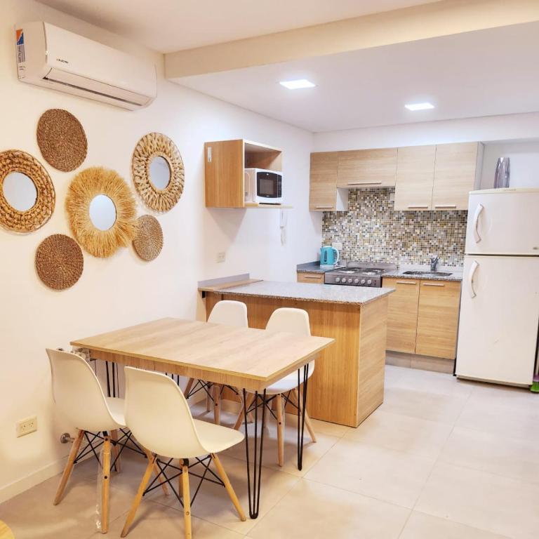 Dptos amoblados NQN - Excelente ubicacion- ZONA CENTRO - Apartamento de 1 dormitorio - 1
