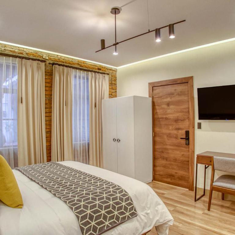 Wanderlot - Hotel Plaza Central - Habitación Doble con baño privado - 9