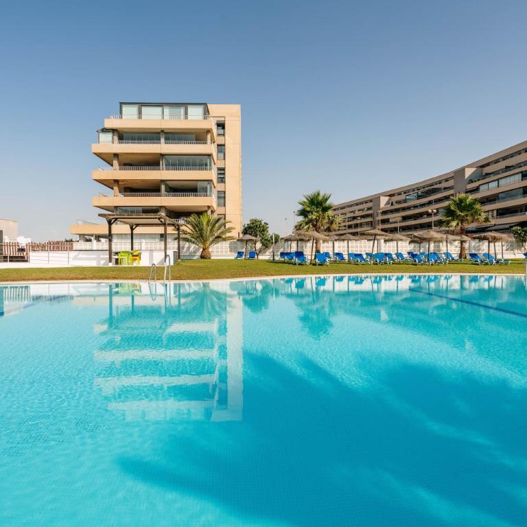 Tres bel apartamento primera linea de Playa Serena - Two-Bedroom Apartment - 2