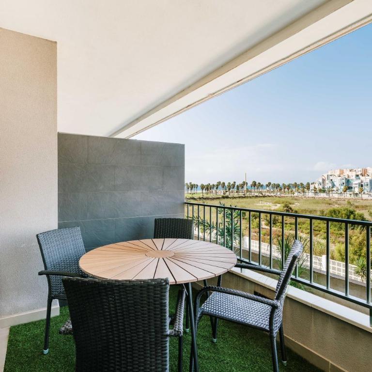 Tres bel apartamento primera linea de Playa Serena - Two-Bedroom Apartment - 21