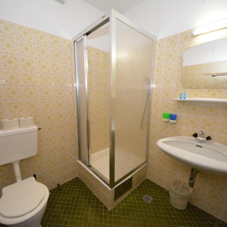Haus Thomas by Châtel Reizen - Vierbettzimmer mit Bad - 2