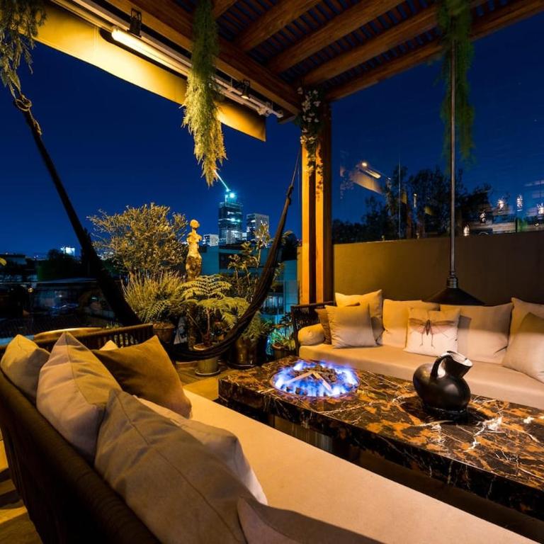 Luxurious Penthouse Oasis - Three-Bedroom Apartment - 5