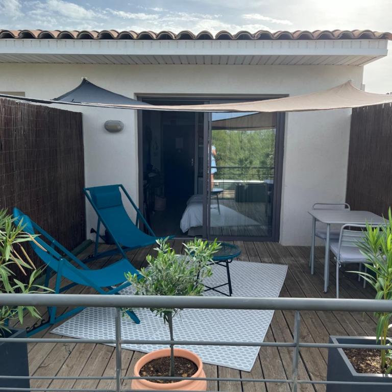 Studio Nuitée en Provence 2 - Studio - Vue sur Piscine - 8