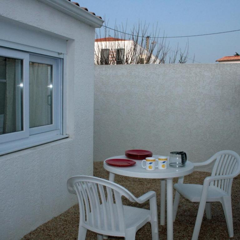 Maison rénovée, proche plage et commerces, parking, jardin privé - FR-1-22-221 - Holiday Home (2 adults) - 3