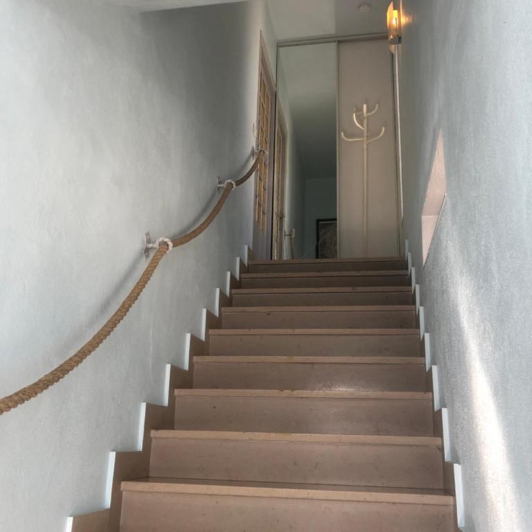 J'offre - Proche de l'hyper centre - Appartement avec Douche - 13