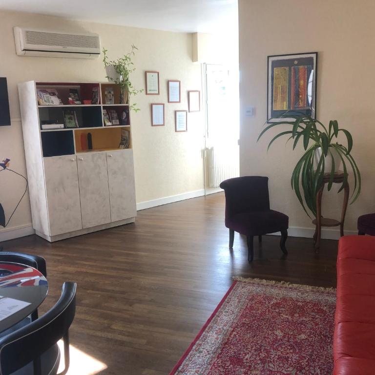 J'offre - Proche de l'hyper centre - Appartement avec Douche - 3