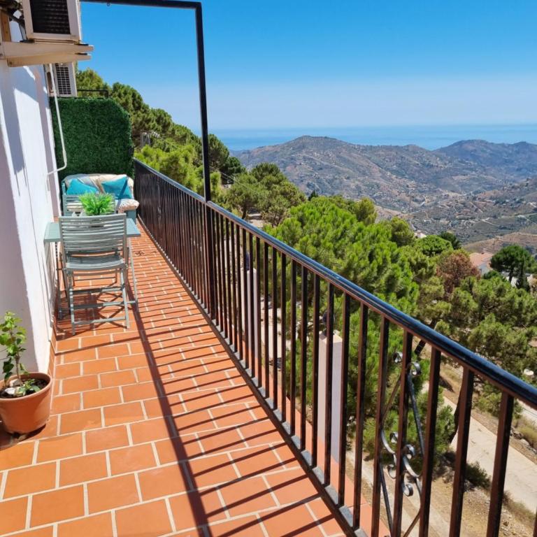 Lovely 2 Bed Apartment with Stunning views & Pool - Appartement 2 Chambres - 12