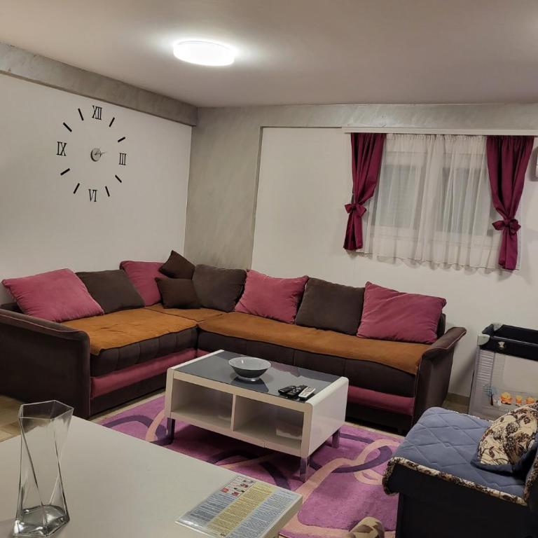 J&B LUX Apartment - One-Bedroom Apartment - 1