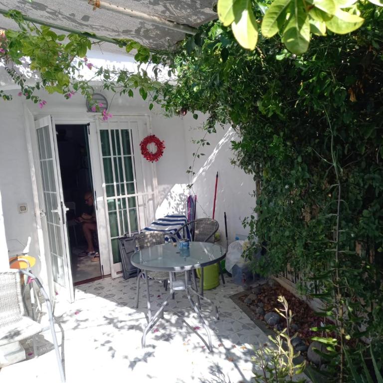 Très BEAU BUNGALOW,JARDIN TROPICAL, RENOVATION ETE 2020 - Casa con 1 dormitorio - 37