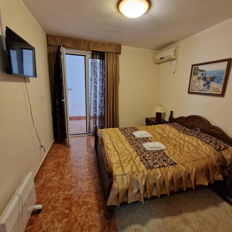 Villa Izvor - Dvokrevetna Soba sa Bračnim Krevetom i Balkonom - 2