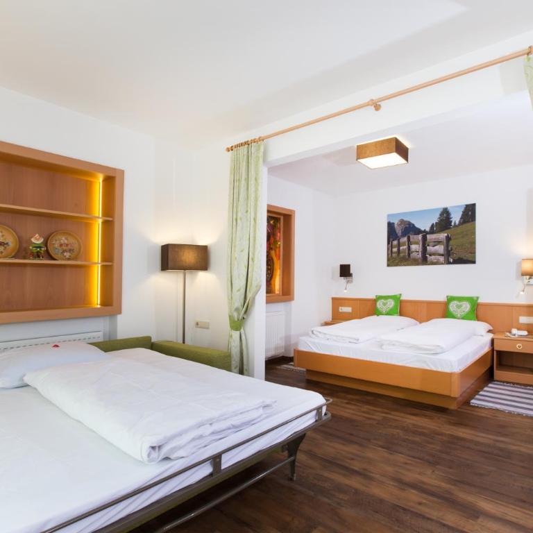 Hotel Gasthof Weiherbad - Family Suite with Balcony - 3