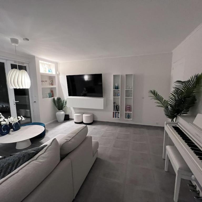 Fantastic villa in the bay of Cannes, 5 minutes from the beach - with private pool - Villa - Vue sur Mer - 29