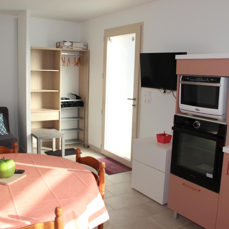 ANCELLE TAILLAS RDC CHALET - Appartement 3 Chambres - 7