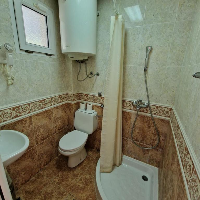 Villa Izvor - Dvokrevetna Soba sa Bračnim Krevetom i Balkonom - 3