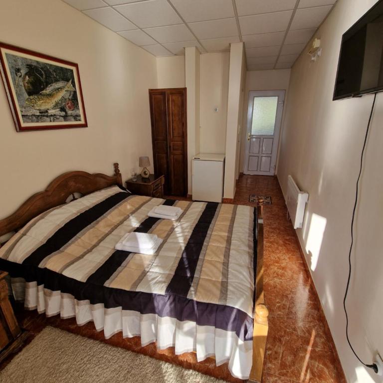 Villa Izvor - Dvokrevetna Soba sa Bračnim Krevetom i Balkonom - 4