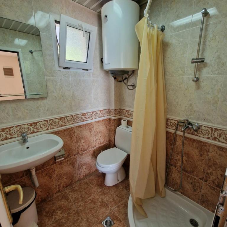 Villa Izvor - Četvorokrevetna Soba sa Balkonom - 4