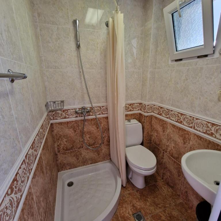 Villa Izvor - Dvokrevetna Soba sa Bračnim Krevetom i Balkonom - 2