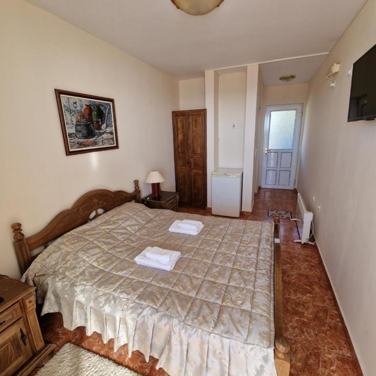 Villa Izvor - Dvokrevetna Soba sa Bračnim Krevetom i Balkonom - 1