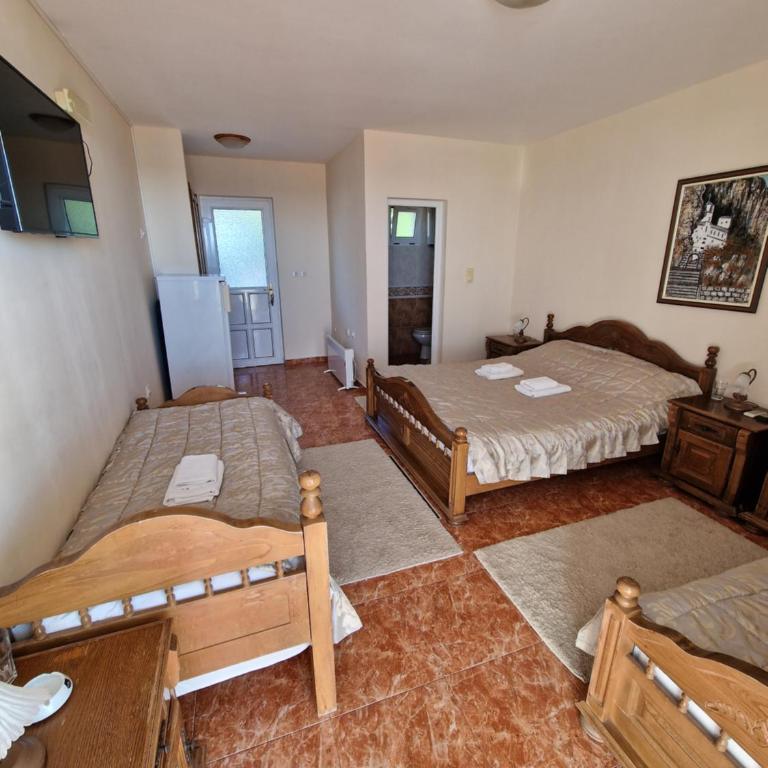 Villa Izvor - Četvorokrevetna Soba sa Balkonom - 3