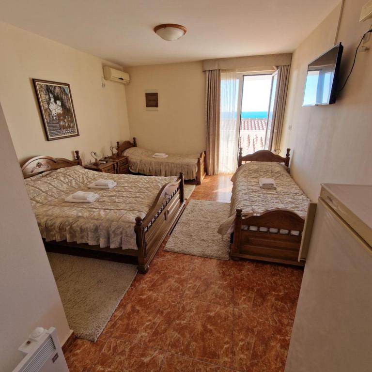 Villa Izvor - Četvorokrevetna Soba sa Balkonom - 5