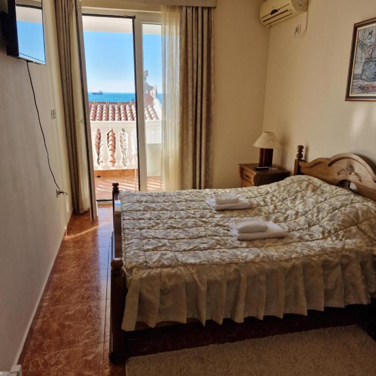 Villa Izvor - Dvokrevetna Soba sa Bračnim Krevetom i Balkonom - 3