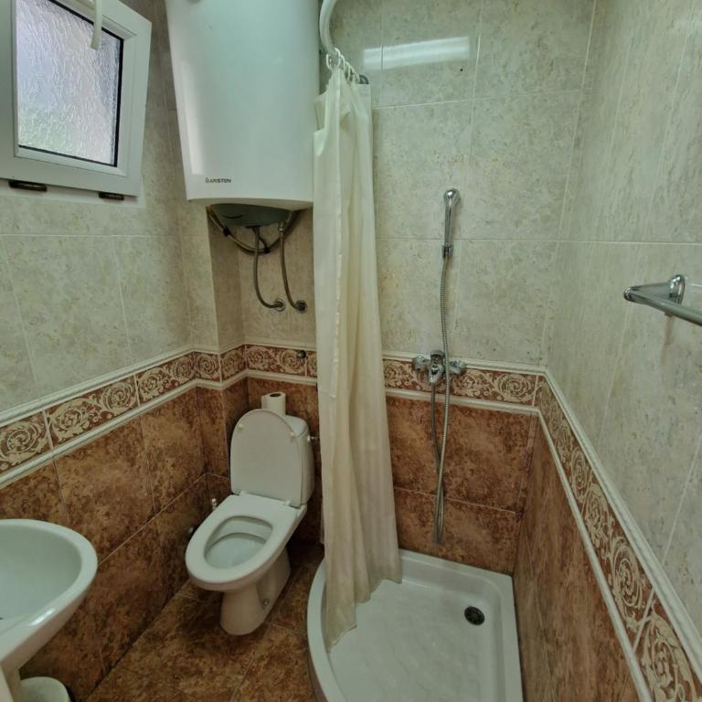 Villa Izvor - Dvokrevetna Soba sa Bračnim Krevetom i Balkonom - 4