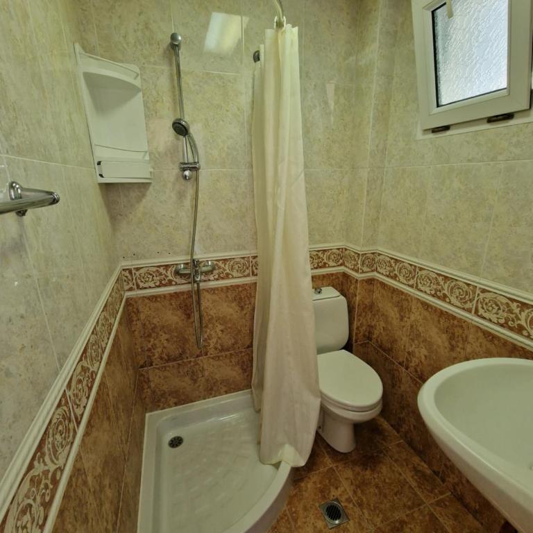 Villa Izvor - Dvokrevetna Soba sa Bračnim Krevetom i Balkonom - 5