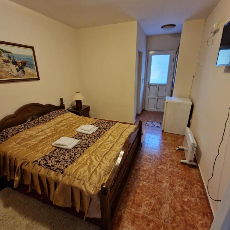 Villa Izvor - Dvokrevetna Soba sa Bračnim Krevetom i Balkonom - 4